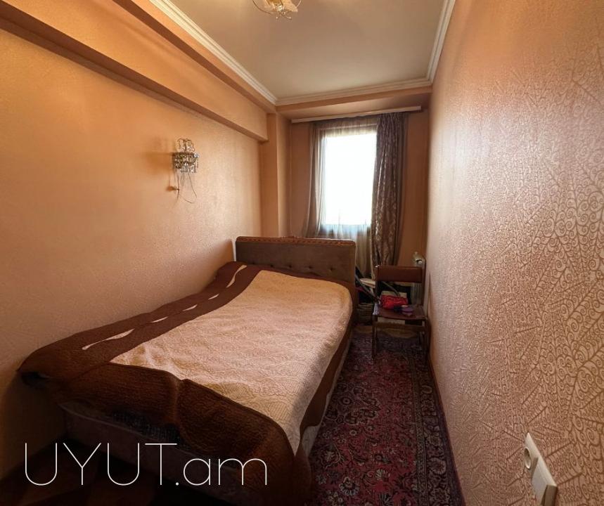 Կենտրոնում ` Տիգրան Մեծ պողոտայում, վաճառվում է 2 սենյականոց բնակարան