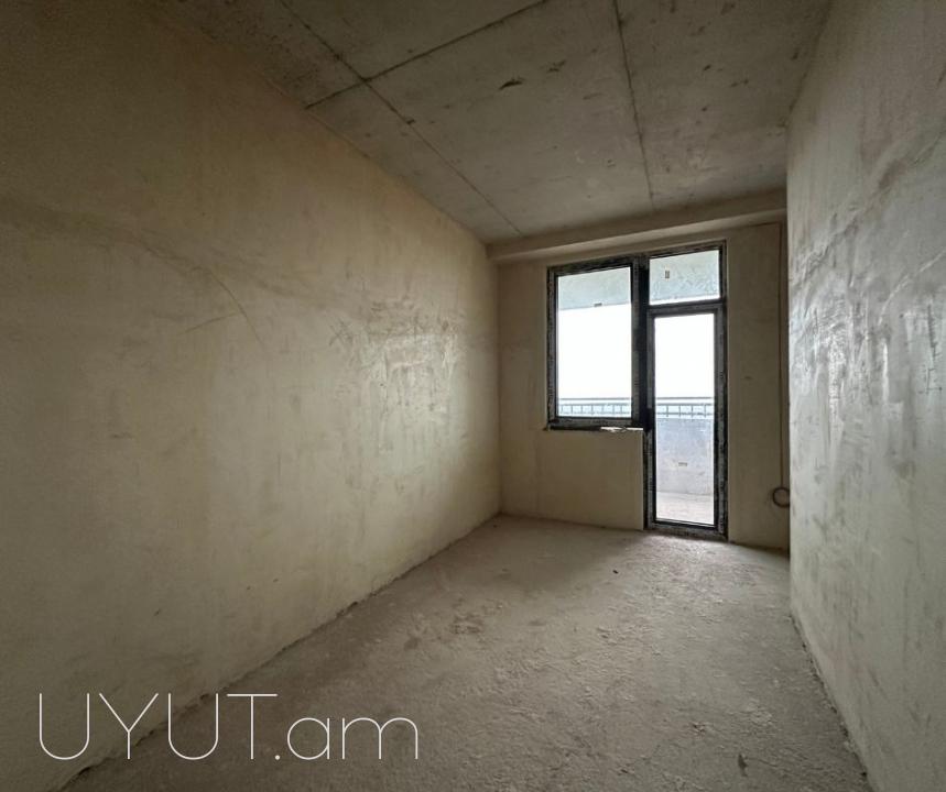 Երևան պարկի հարևանությամբ, նորակառույց շենքում վաճառվում է ընդարձակ 4 սենյականոց բնակարան 