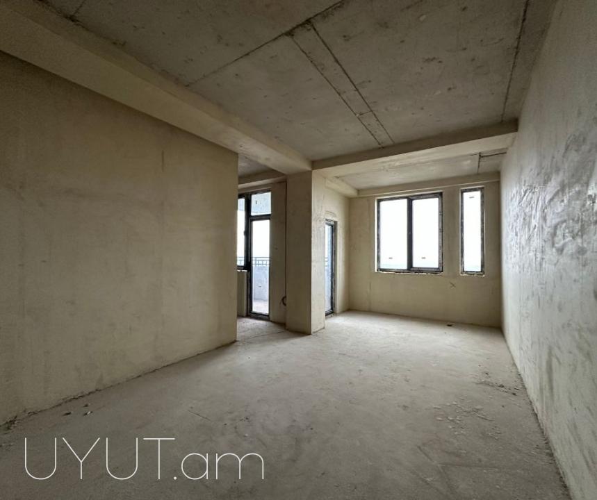 Երևան պարկի հարևանությամբ, նորակառույց շենքում վաճառվում է ընդարձակ 4 սենյականոց բնակարան 