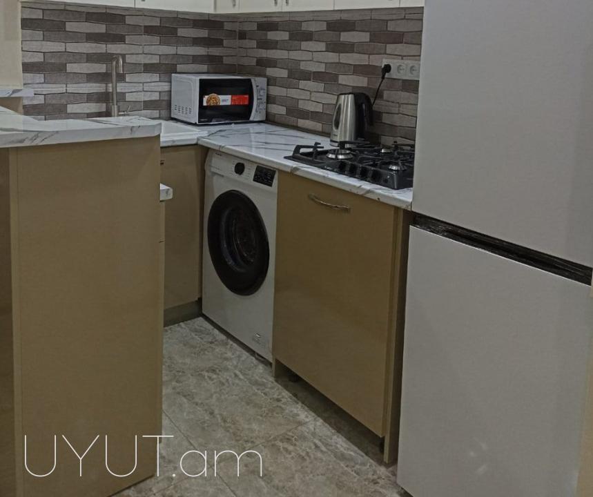 Աջափնյակում՝ Yerevan City-ի հետնամասում, վարձով է տրվում 2 սենյականոց  բնակարան