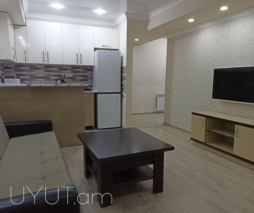 Աջափնյակում՝ Yerevan City-ի հետնամասում, վարձով է տրվում 2 սենյականոց  բնակարան