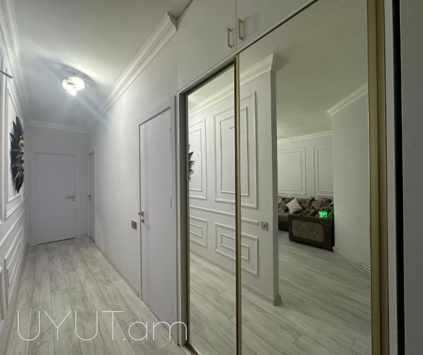 Վաճառվում է նոր վերանորոգված, լուսավոր  3 սենյականոց բնակարան 