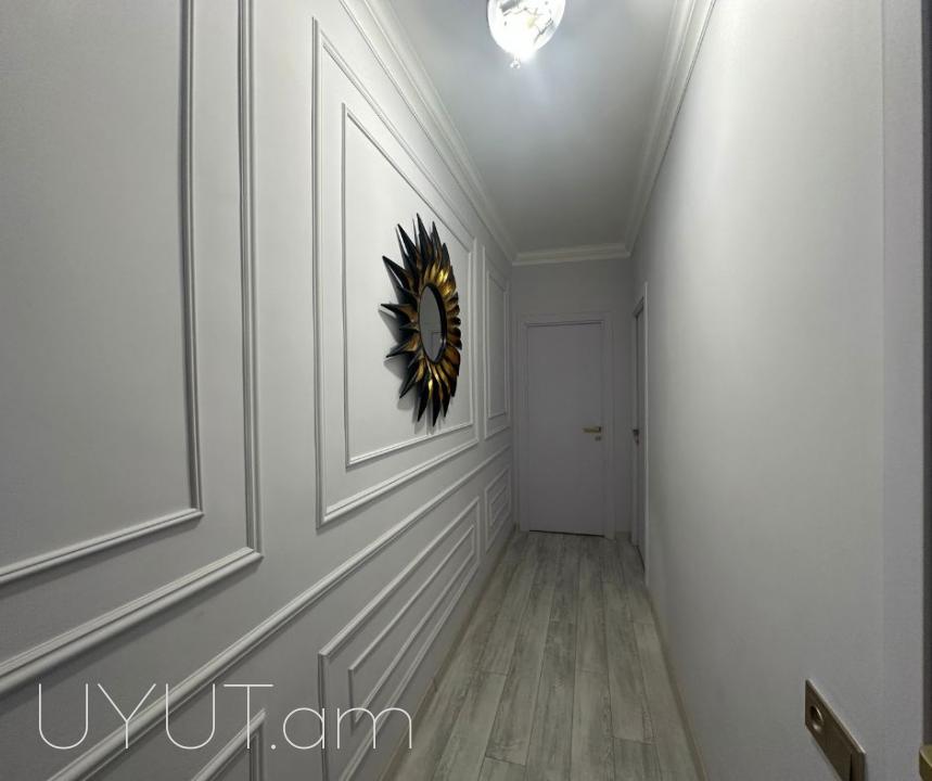 Վաճառվում է նոր վերանորոգված, լուսավոր  3 սենյականոց բնակարան 