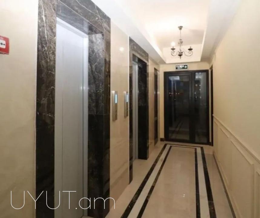 Վարձով է տրվում 2 սենյականոց բնակարան նորակառույց շենքում Չեխովի փողոցում