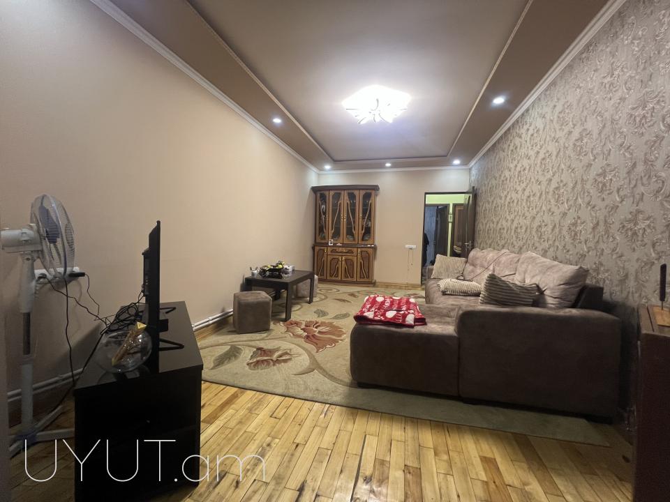 Վաճառվում է 3 սենյականոց բնակարան Նոր Նորքում Գալշոյան փողոցում