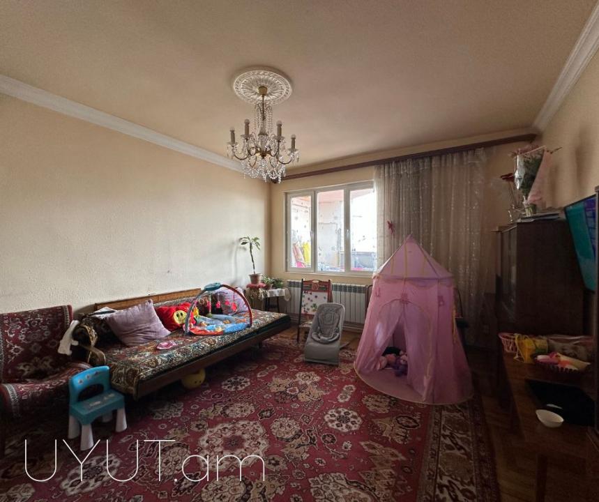 Նորաշեն թաղամասում վաճառվում է 4 սենյականոց լուսավոր և ընդարձակ բնակարան