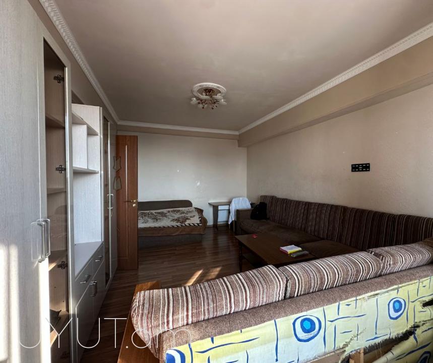 Կենտրոնում ` Զավարյան փողոցում, վաճառվում է 1 սենյականոց բնակարան