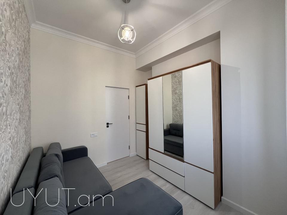 Նոր Նորքում ՝ Գյուրջյան փողոցում վաճառվում է 3 սենյականոց լուսավոր բնակարան