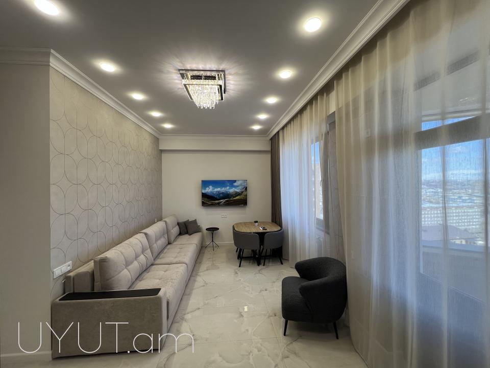 Նոր Նորքում ՝ Գյուրջյան փողոցում վաճառվում է 3 սենյականոց լուսավոր բնակարան