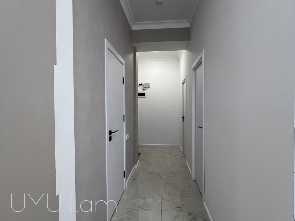 Նոր Նորքում ՝ Գյուրջյան փողոցում վաճառվում է 3 սենյականոց լուսավոր բնակարան