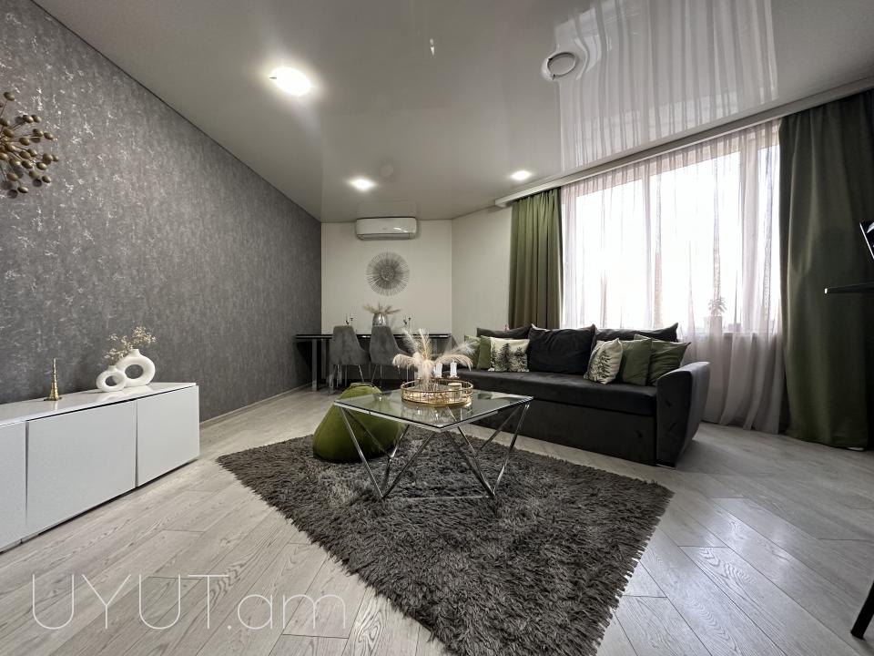 Աջափնյակ թաղամասում, նորակառույց շենքում, վաճառվում է 3 սենյականոց բնակարան: