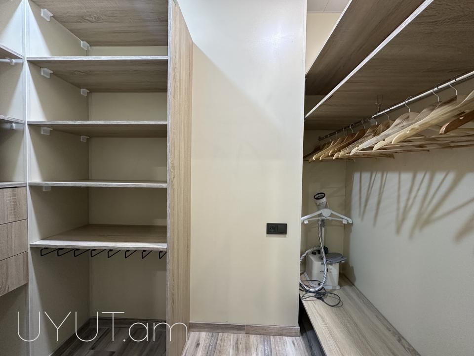 Աջափնյակում՝ Շիրազի փողոցում վաճառվում է 3 սենյականոց բնակարան