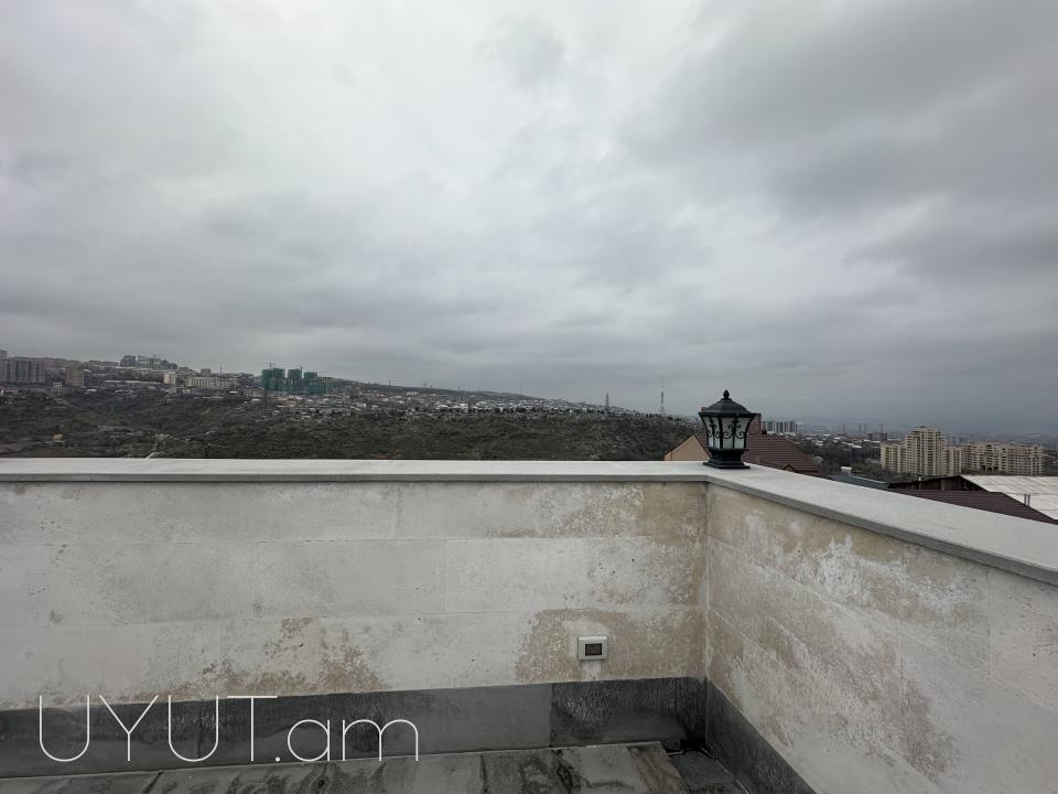 Վարձով է տրվում 2 հարկանի կոմերցիոն տարածք, Գոգոլի փողոցում