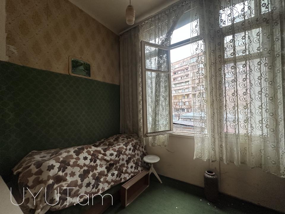 Փոքր Կենտրոնում, Թումանյան փողոցում վաճառվում է 2 սենյականոց բնակարան