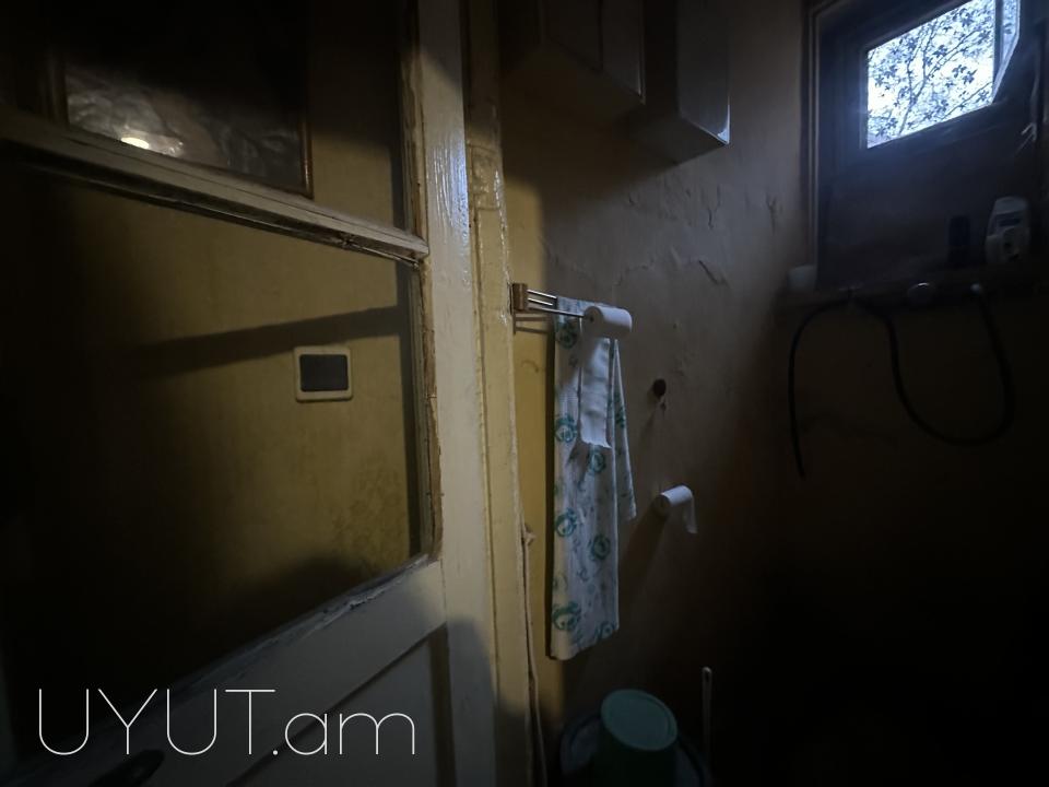 Փոքր Կենտրոնում, Թումանյան փողոցում վաճառվում է 2 սենյականոց բնակարան