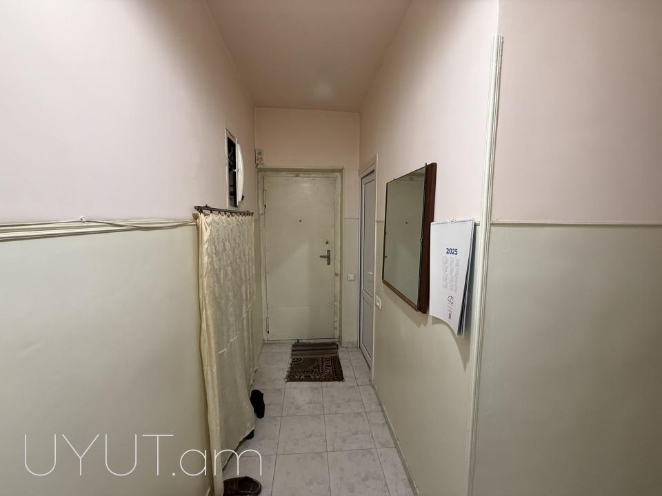 Վաճառվում է 2 սենյականոց բնակարան Մանանդյան փողոցում