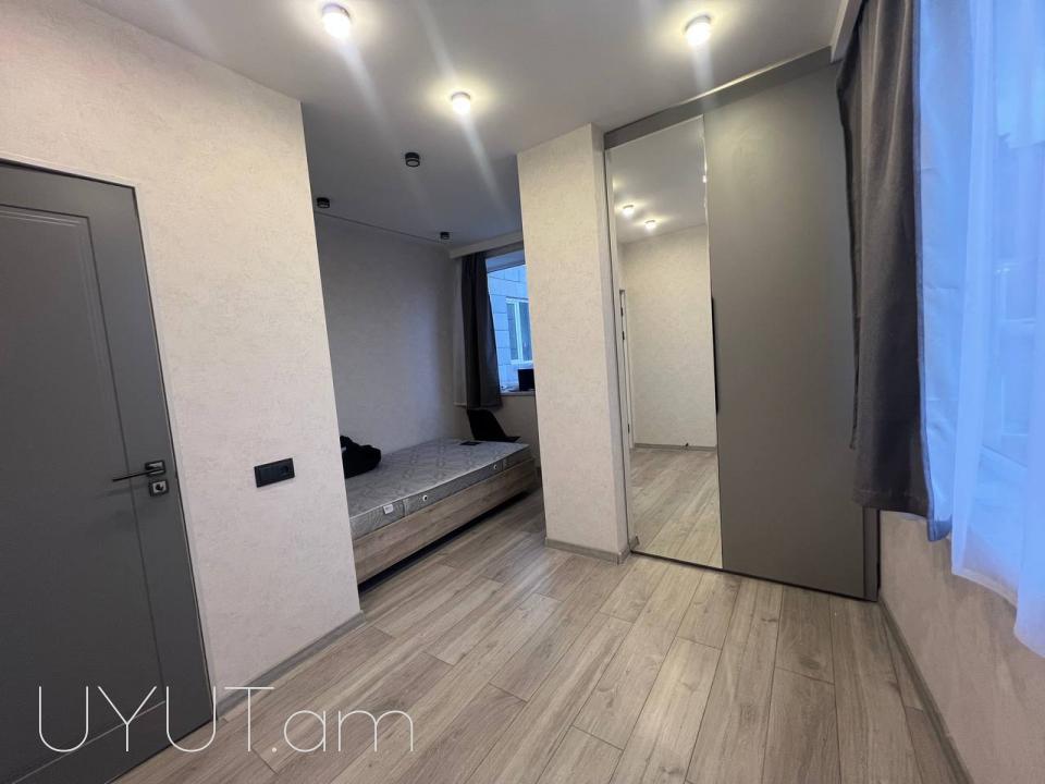 Նորակառույց շենքում, Նորաշեն թաղամասում վաճառվում է 3 սենյականոց  բնակարան