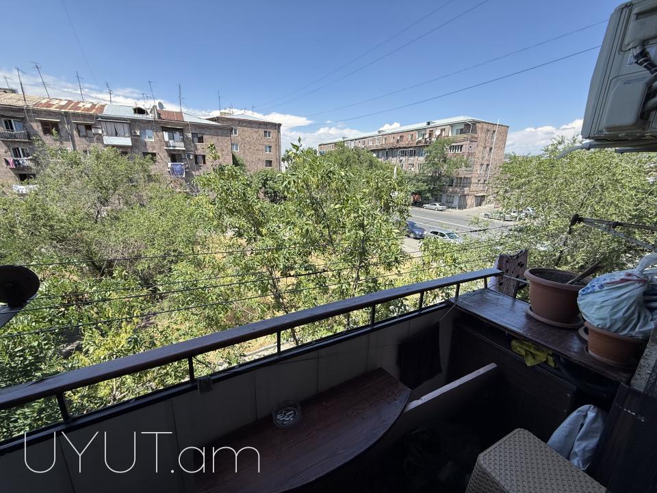 Էրեբունիում ՝ Արցախի պողոտայում վաճառվում է 2 սենյականոց բնակարան