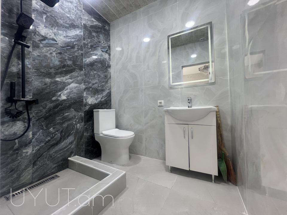 Նորակառույց շենքում, Մոլդովական փողոցում վաճառվում է 2 սենյականոց բնակարան