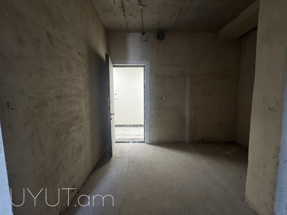 Վաճառվում է 3 սենյականոց ընդարձակ բնակարան Մոնթե Մելքոնյան փողոցում, նորակառույց շենքում