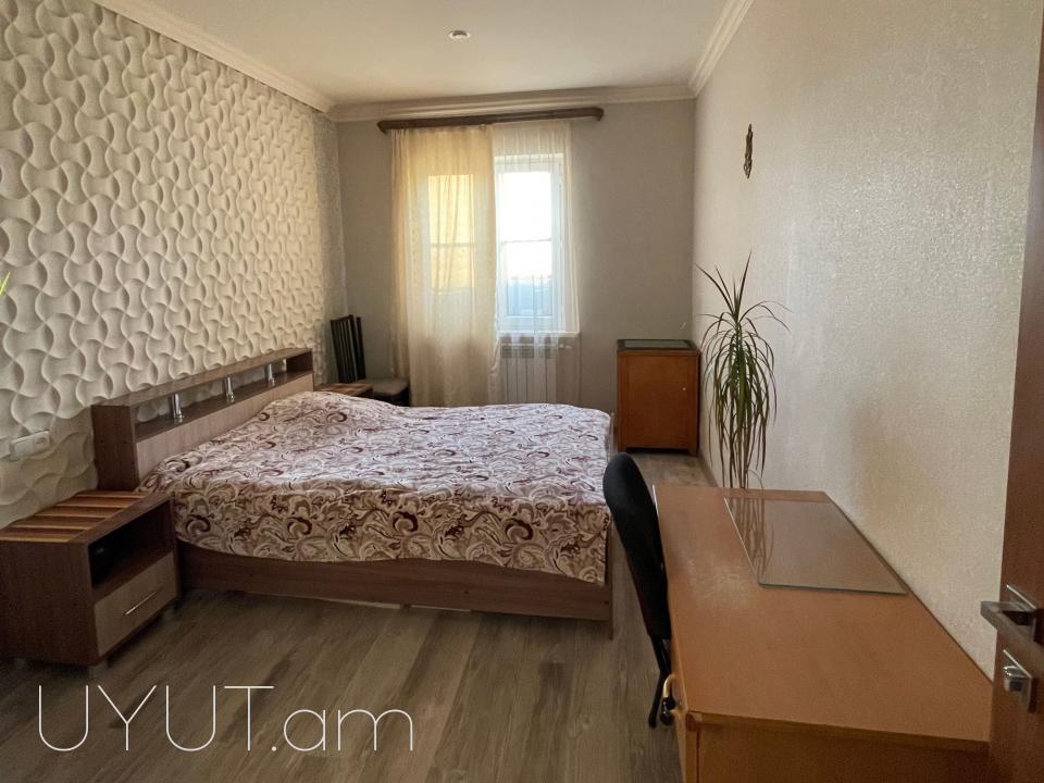 Քանաքեռում` Մկրտիչ Ստեփանյան փողոցում, վաճառվում է 4 սենյականոց բնակարան 