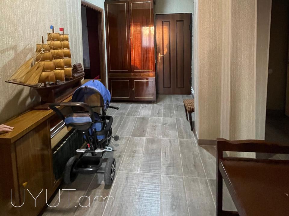 Քանաքեռում` Մկրտիչ Ստեփանյան փողոցում, վաճառվում է 4 սենյականոց բնակարան 