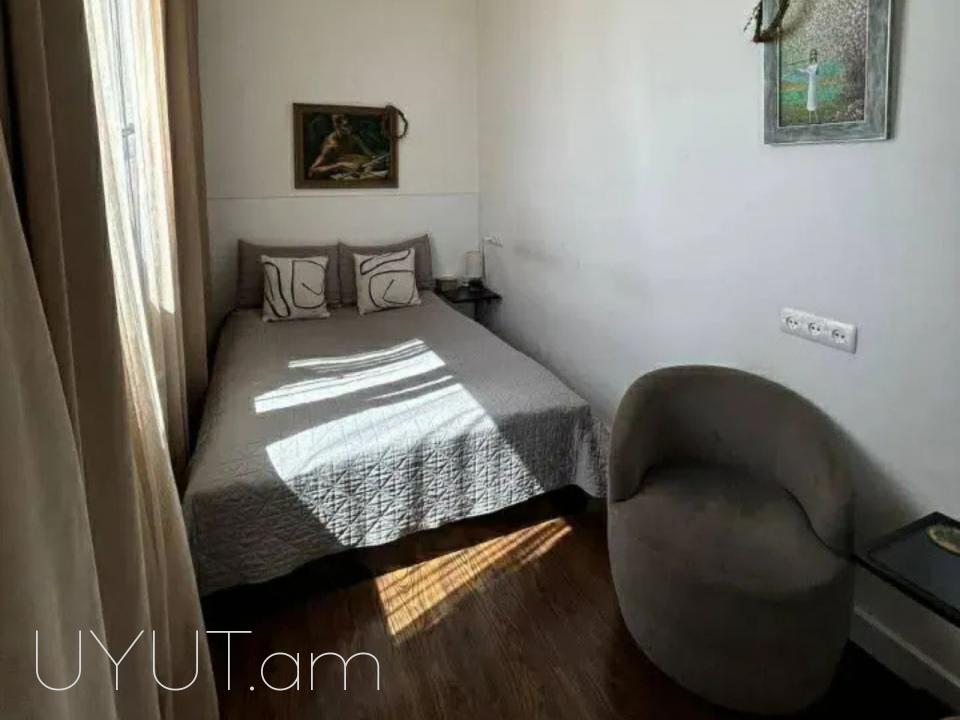 Վաճառվում է 4 սենյականոց բնակարան Կոմիտասի պողոտայում