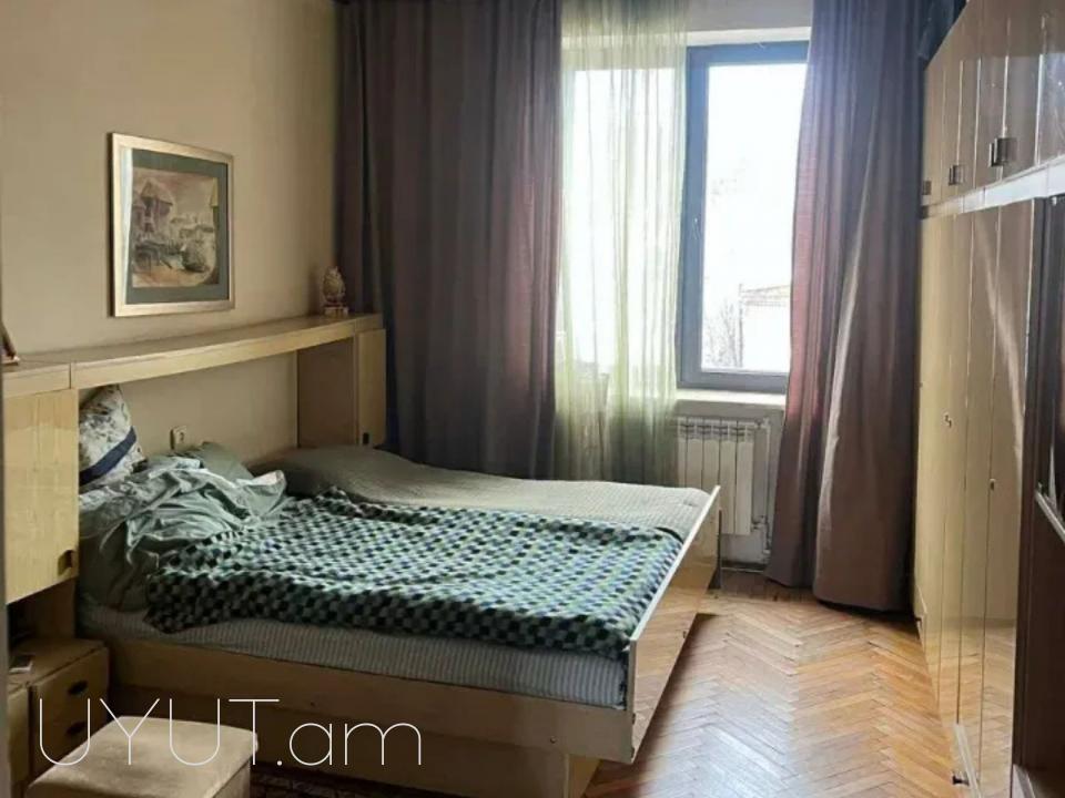 Վաճառվում է 4 սենյականոց բնակարան Կոմիտասի պողոտայում