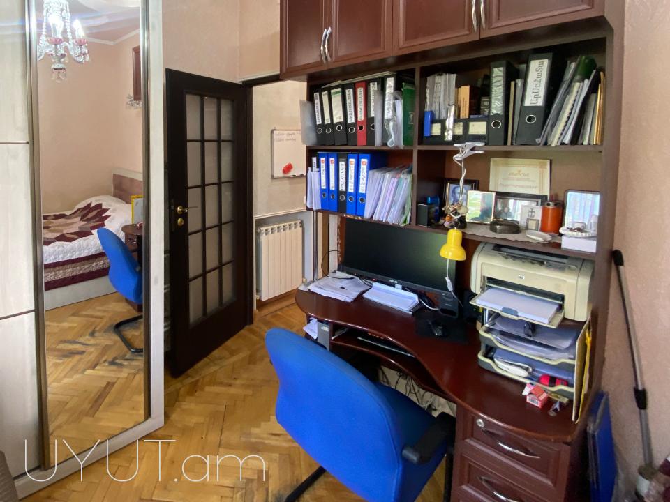 Վաճառվում է 3 սենյականոց բնակարան Կոմիտասի պողոտայում