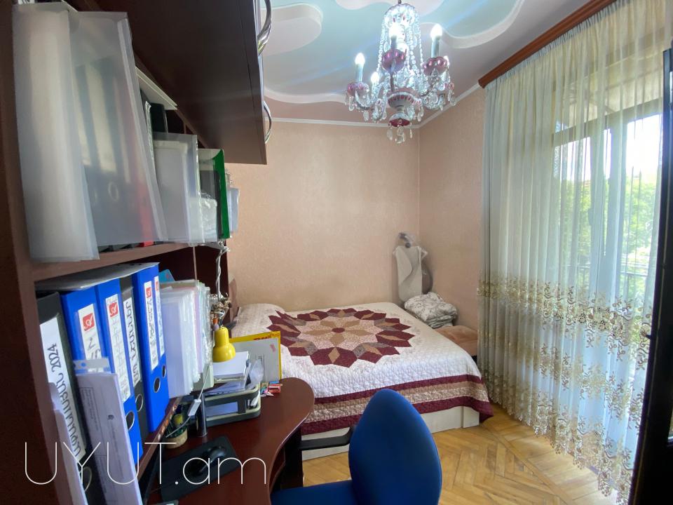 Վաճառվում է 3 սենյականոց բնակարան Կոմիտասի պողոտայում