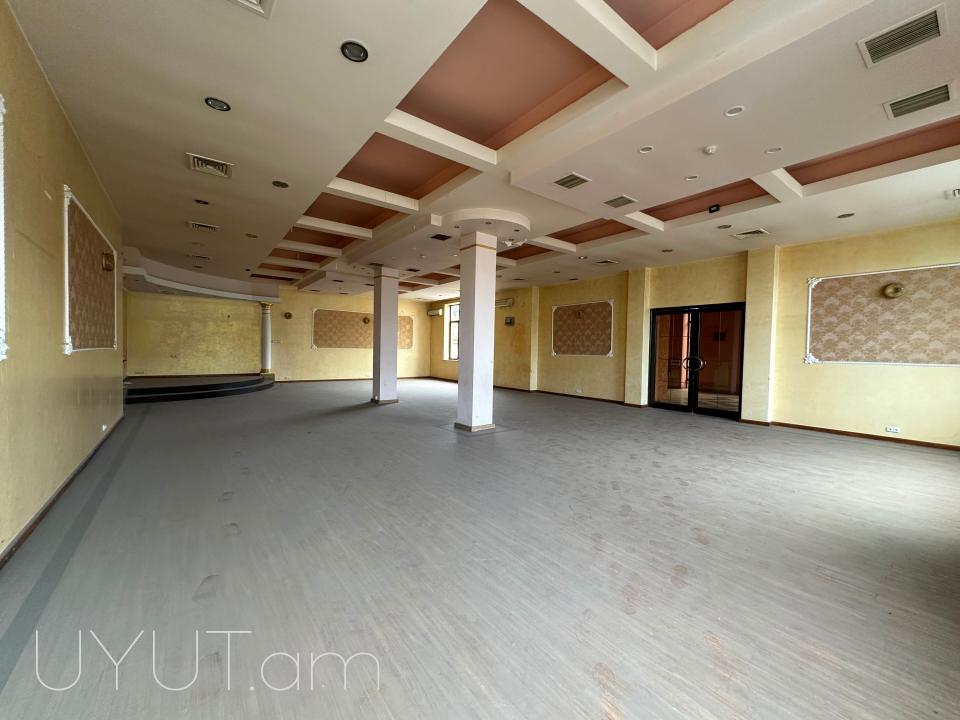 Վարձով է տրվում ընդարձակ առևտրային տարածք