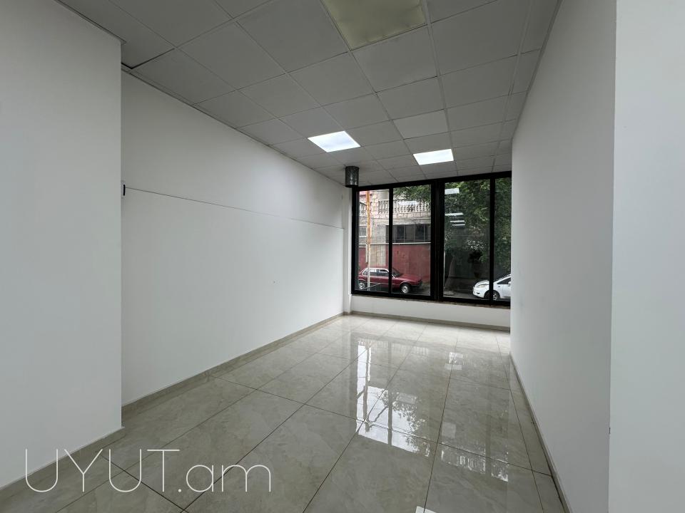 Վարձով է տրվում ընդարձակ առևտրային տարածք