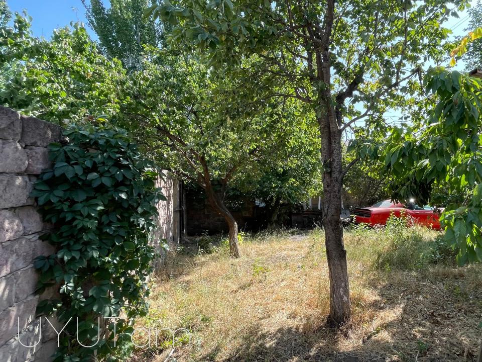 Վաճառվում է 4 սենյականոց բնակարան Դավթաշենում Տիգրան Պետրոսյան փողոցում