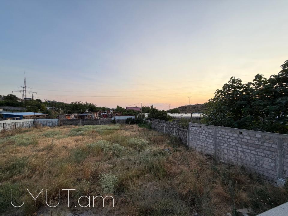 Արաբկիր համայնքում, Թբիլիսյան խճուղուն կից, վաճառվում է հողատարածք