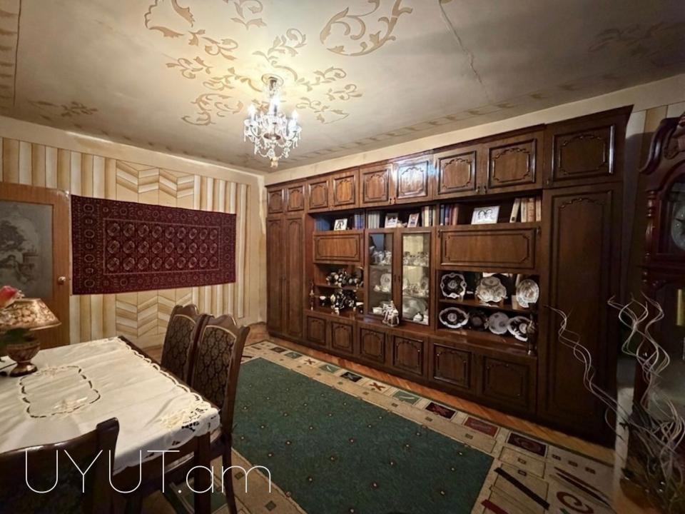 Կենտրոնում՝ Զավարյան փողոցում վաճառվում է ընդարձակ 3 սենյականոց բնակարան