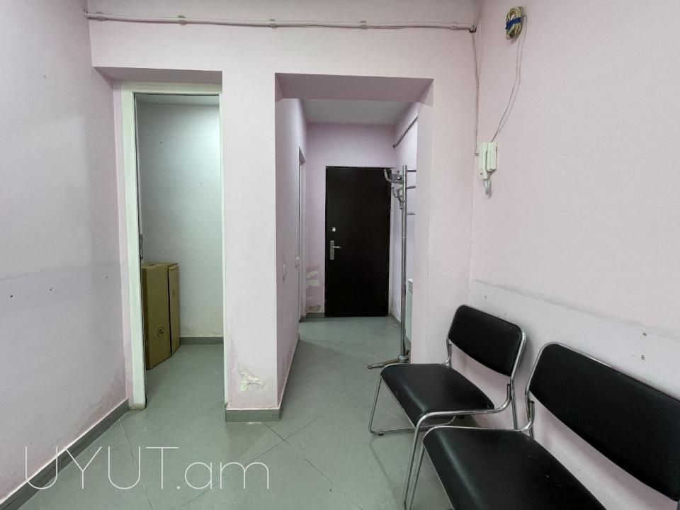 Զեյթունում, Ն. Սուրենյան փողոցում վաճառվում է ստոմատոլոգիական կենտրոն։