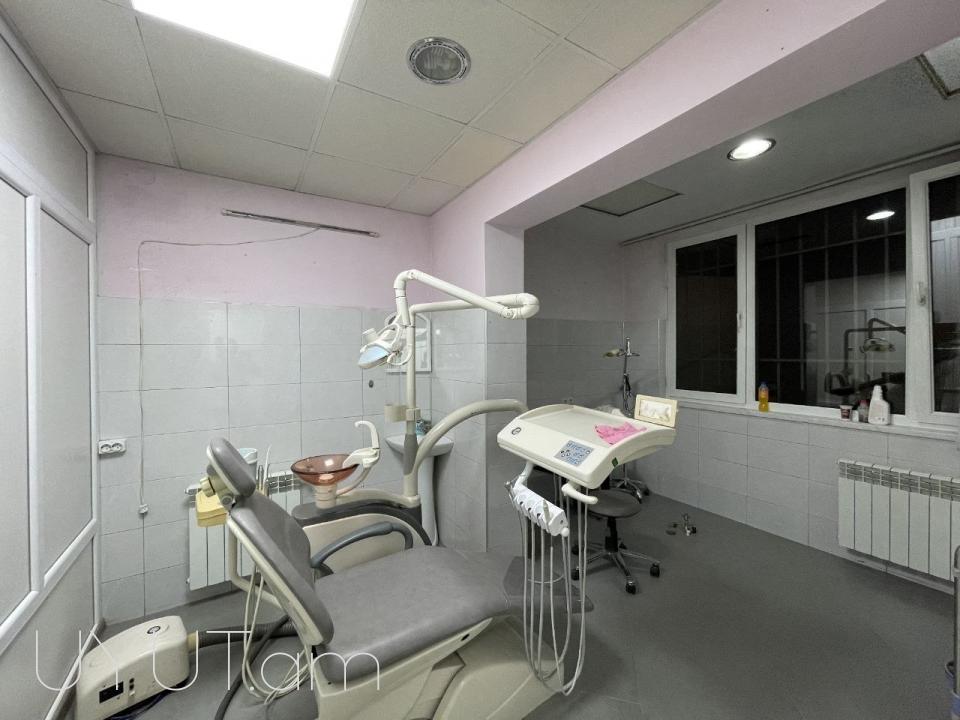 Զեյթունում, Ն. Սուրենյան փողոցում վաճառվում է ստոմատոլոգիական կենտրոն։