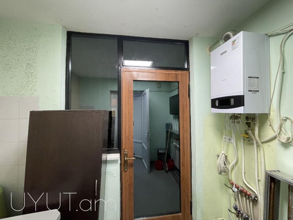 Զեյթունում, Ն. Սուրենյան փողոցում վաճառվում է ստոմատոլոգիական կենտրոն։