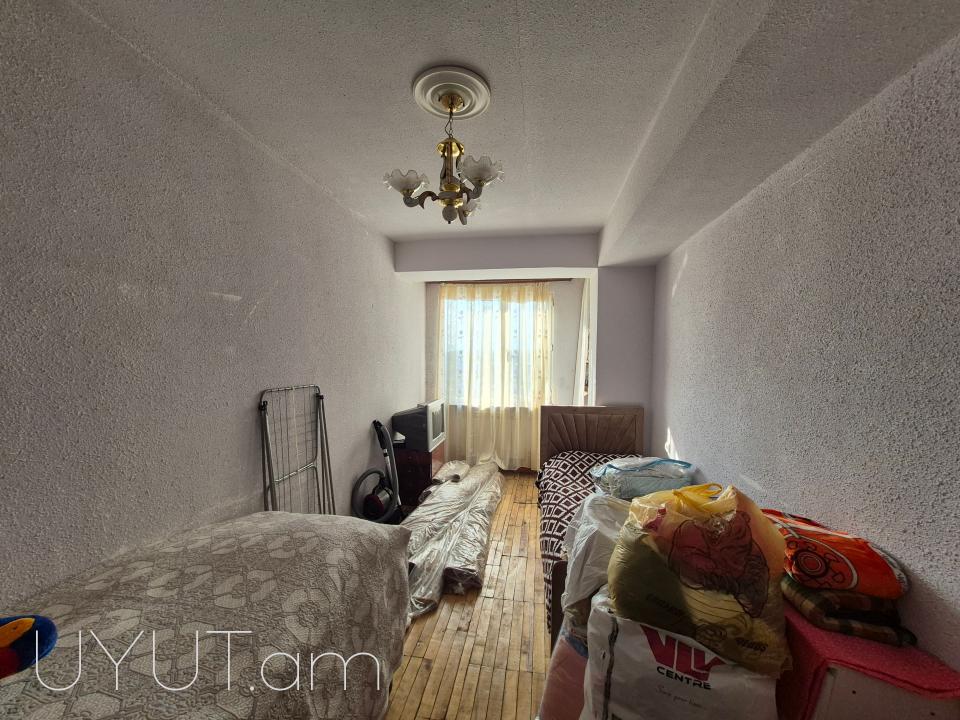 Վաճառվում է 3 սենյականոց բնակարան Վերին Շենգավիթ 2-րդ փողոցում