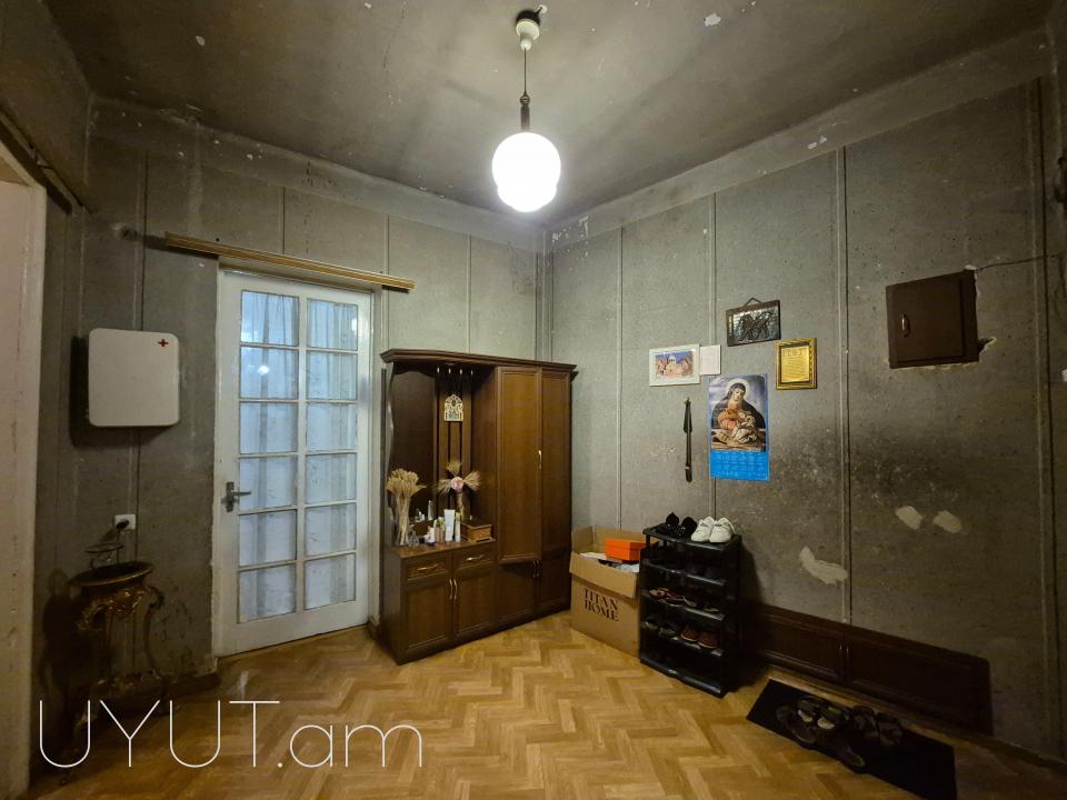3-րդ մասի մետրոյի հարևանությամբ վաճառվում է ընդարձակ 3 սենյականոց բնակարան։