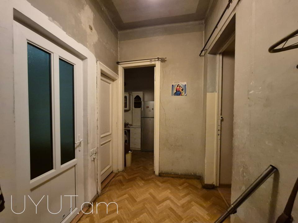 3-րդ մասի մետրոյի հարևանությամբ վաճառվում է ընդարձակ 3 սենյականոց բնակարան։