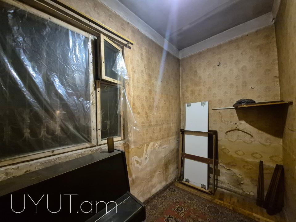 Գարեգին Նժդեհի փողոցում վաճառվում է 2 սենյականոց բնակարան։