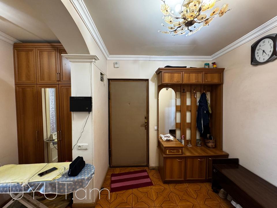Զեյթունում Կարապետ Ուլնեցու փողոց 2-րդ փակուղիում վաճառվում է 3 սենյականոց բնակարան