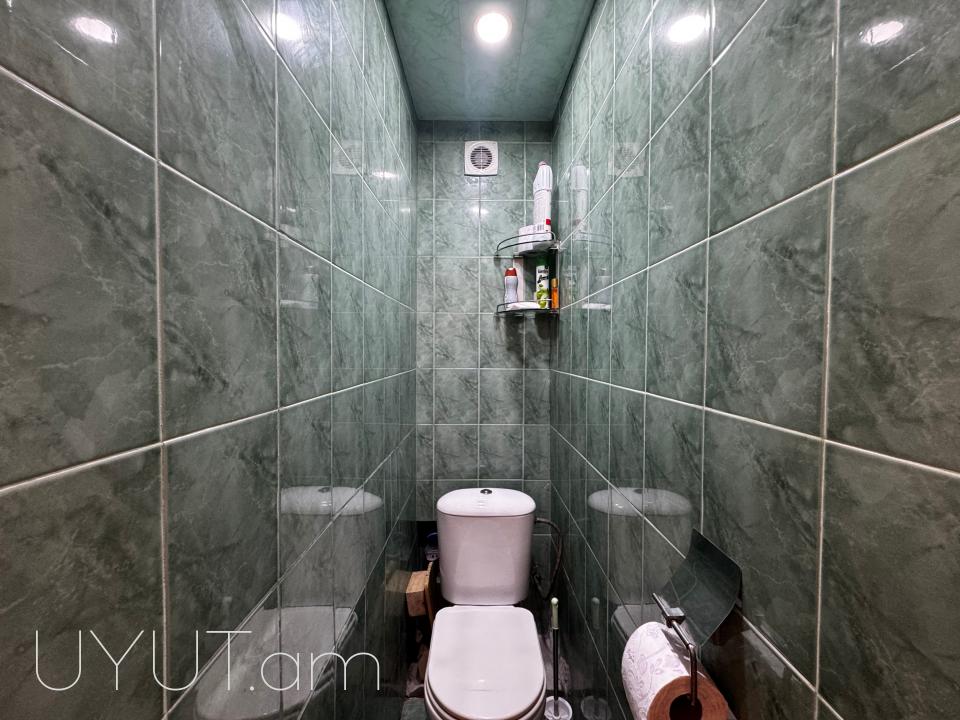 Զեյթունում Կարապետ Ուլնեցու փողոց 2-րդ փակուղիում վաճառվում է 3 սենյականոց բնակարան