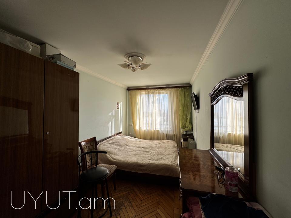 Զեյթունում Կարապետ Ուլնեցու փողոց 2-րդ փակուղիում վաճառվում է 3 սենյականոց բնակարան