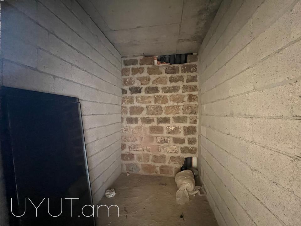 Վաճառվում է 6 սենյականոց առանձնատուն Ավանում` Դուրյան թաղամասում