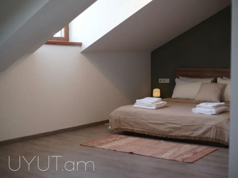 Կենտրոնում՝ Նար-Դոս փողոցում, նորակառույց շենքում վաճառվում է ստուդիո բնակարան