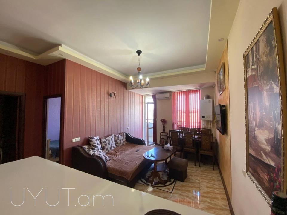 Մամիկոնյանց փողոցում ՝ նորակառույց շենքում, վաճառվում է  2 սենյականոց բնակարան