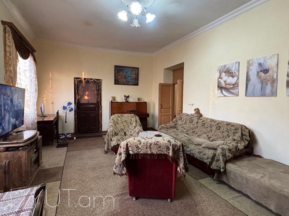 Նորք-Մարաշում ՝ Նորքի 5-րդ փողոցում վաճառվում է ընդարձակ սեփական տուն