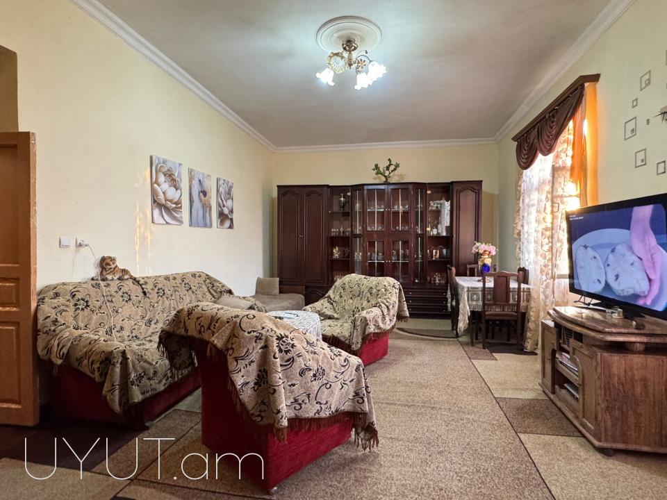Նորք-Մարաշում ՝ Նորքի 5-րդ փողոցում վաճառվում է ընդարձակ սեփական տուն